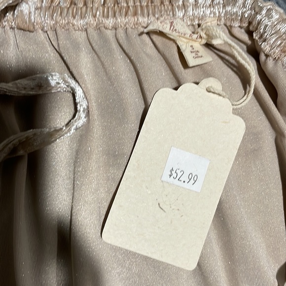 NWT hem & thread tan crushed velvet off-shoulder top. Romantic with bows. - Picture 10 of 12